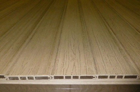 Пустотелая заборная доска с двухсторонним древесным тиснением из пластика купить в Сочи