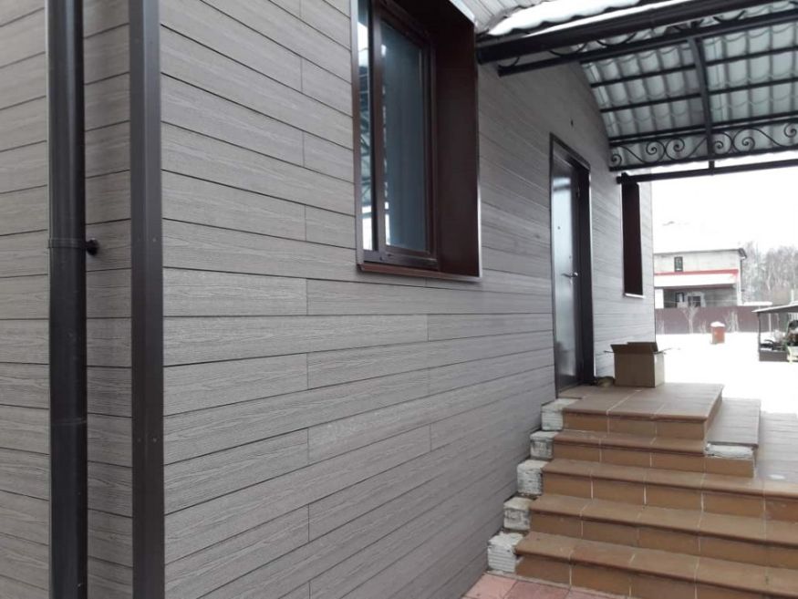 Сайдинг из ДПК NanoWood с тиснением и шлифовкой одной стороны в цвете Венге. купить в Сочи